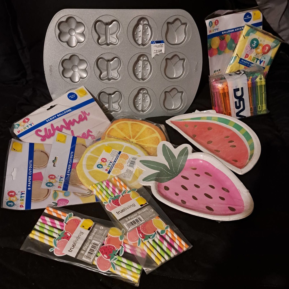 NEW- SPRING IN WINTER PARTY-WILTON Spring Cake-Cookie Pan PLUS